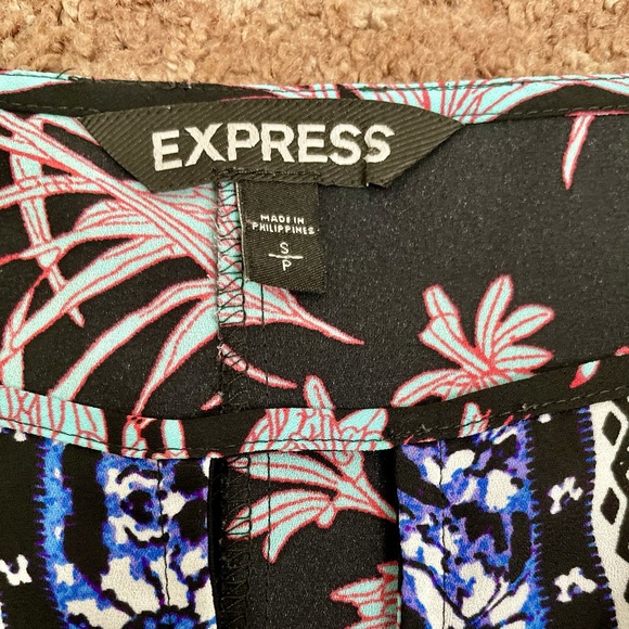 Express Handkerchief Tank Top - Picture 6 of 8
